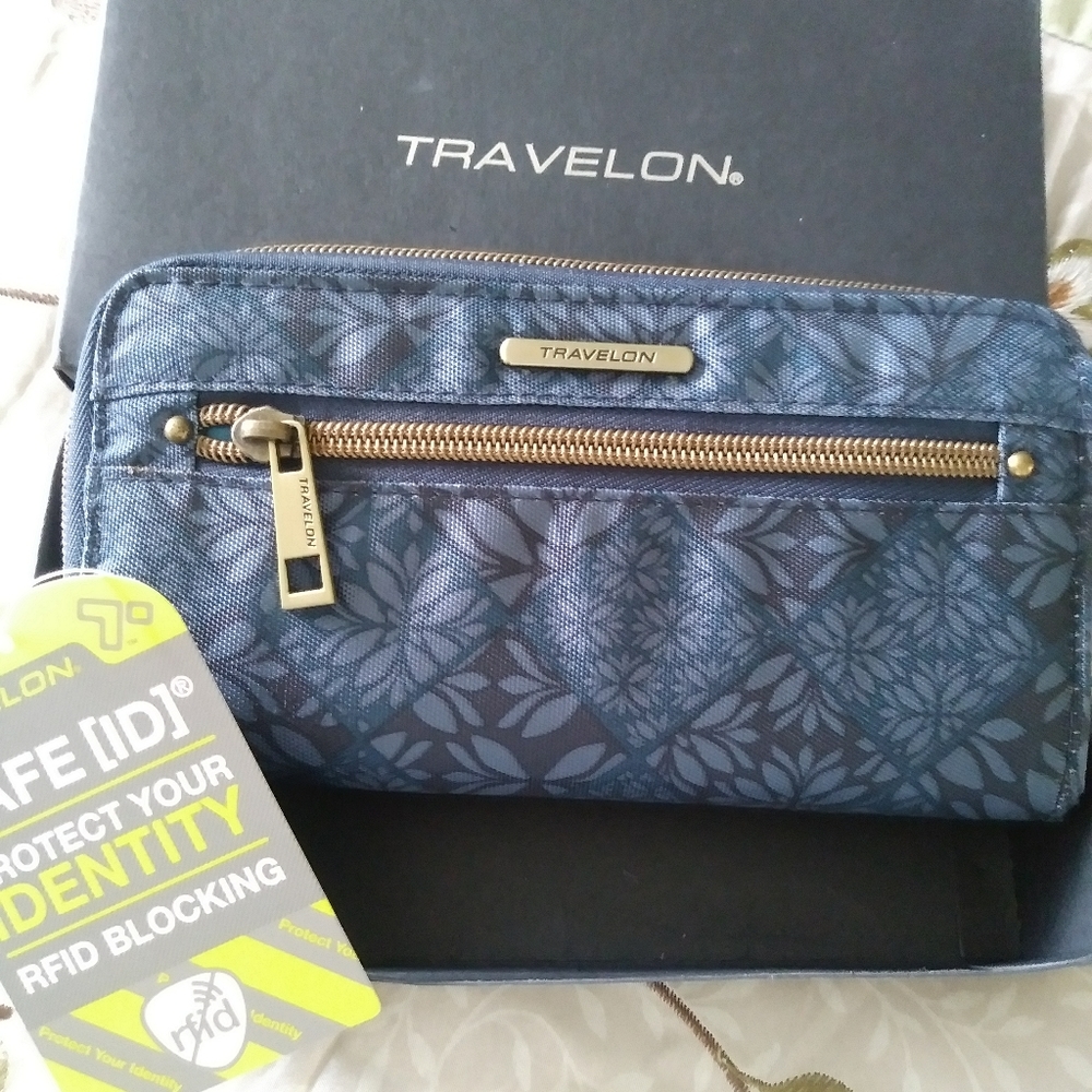 Travelon wallet